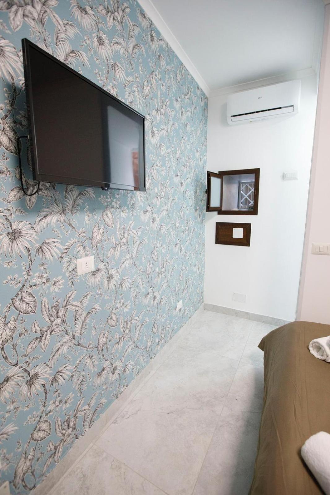 B&B Le Stanze Di Aurora เนเปิลส์ ภายนอก รูปภาพ
