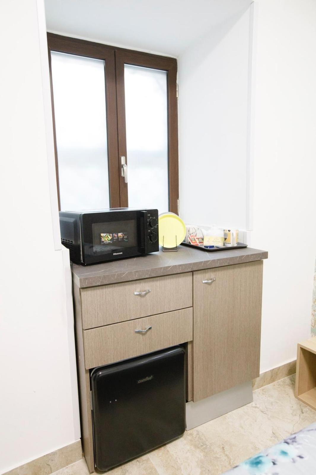 B&B Le Stanze Di Aurora เนเปิลส์ ภายนอก รูปภาพ